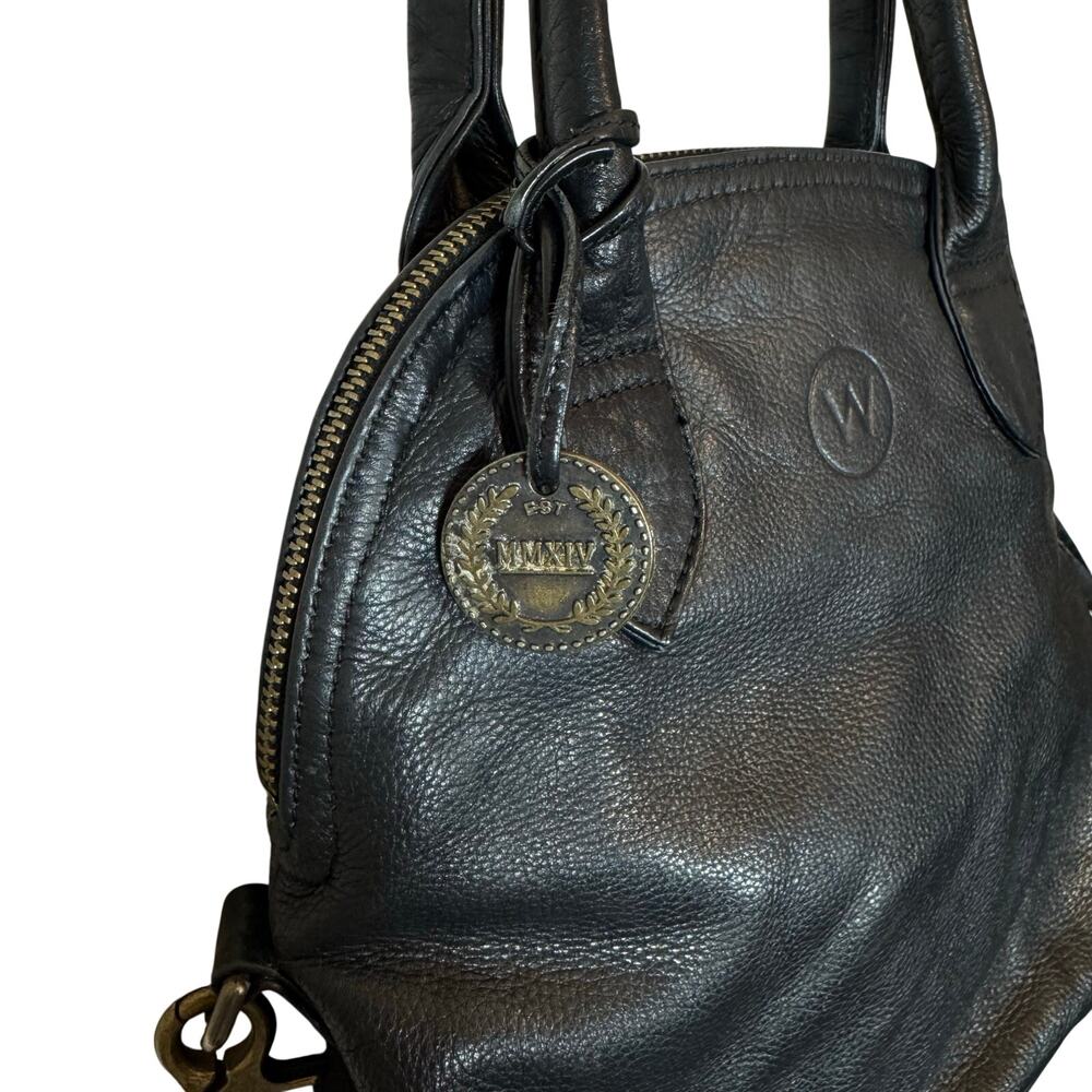 Wanderers Travel Co Banff Crossbody Bag Black Pebbled Leather - Picture 3 of 13